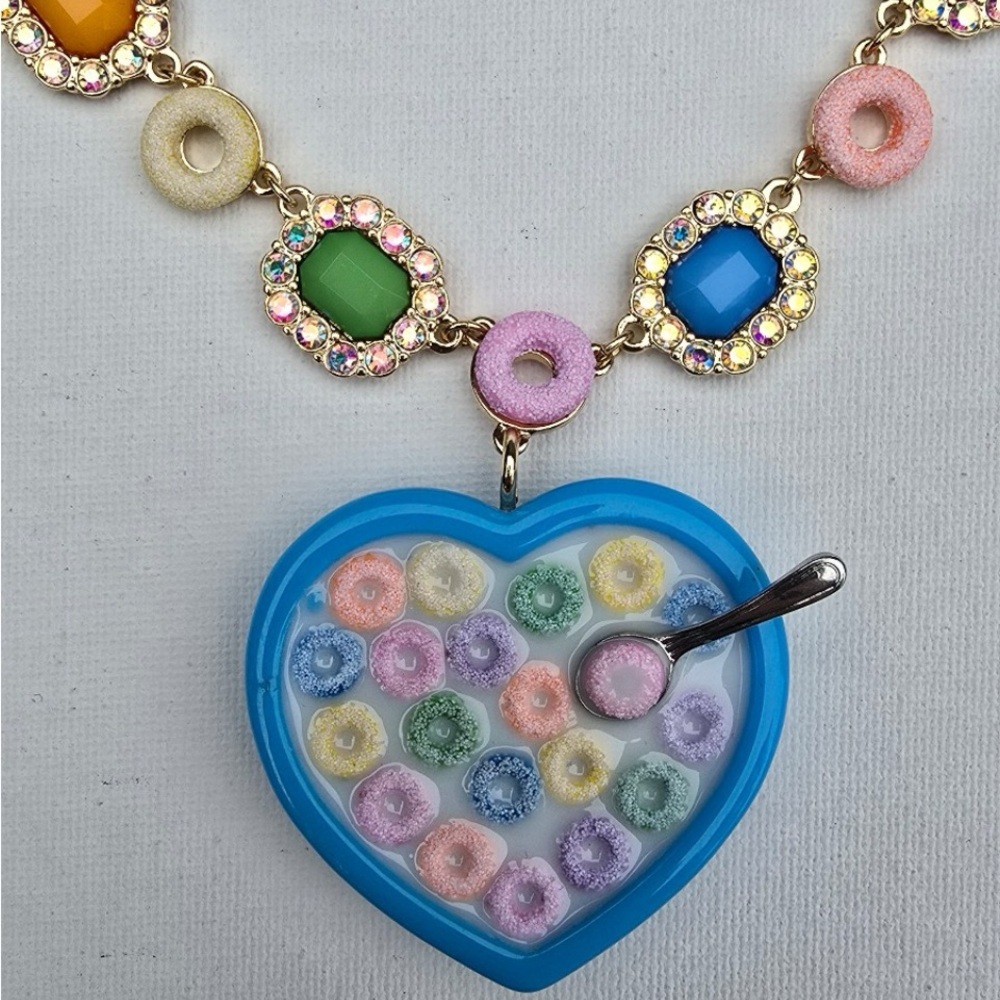 BETSEY JOHNSON Fruit Loop Cereal Faux Pearl & Crystal Accents Necklace NEW NWT - Picture 2 of 15